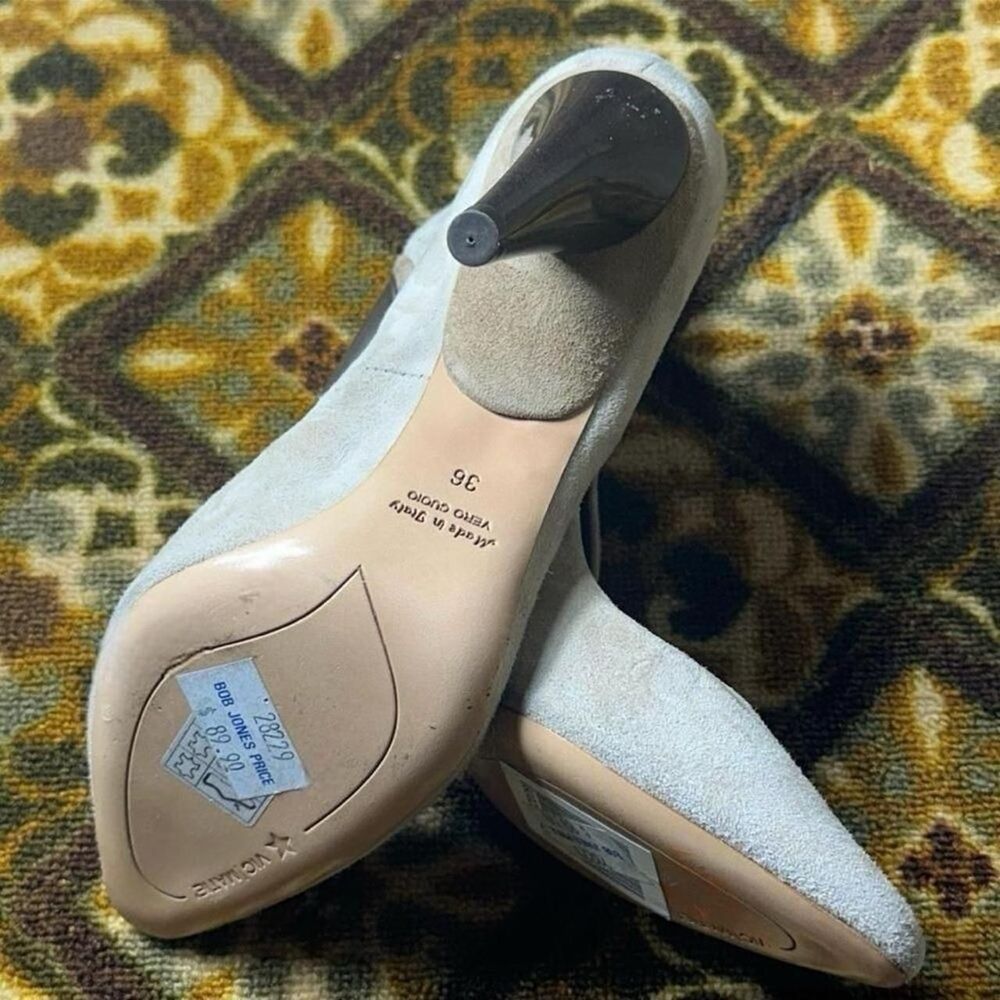 (1/17) New Vic Matie' Beige Suede Pumps sz 5.5 - Picture 6 of 7